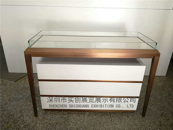 鱦չ